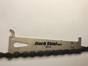 Kettenverschleiß messen mit einer Verschleißlehre